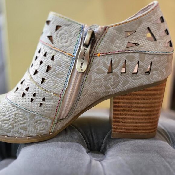 L'Artiste Evetta Bootie Bone Size 36 (US 5.5/6) - Picture 5 of 5